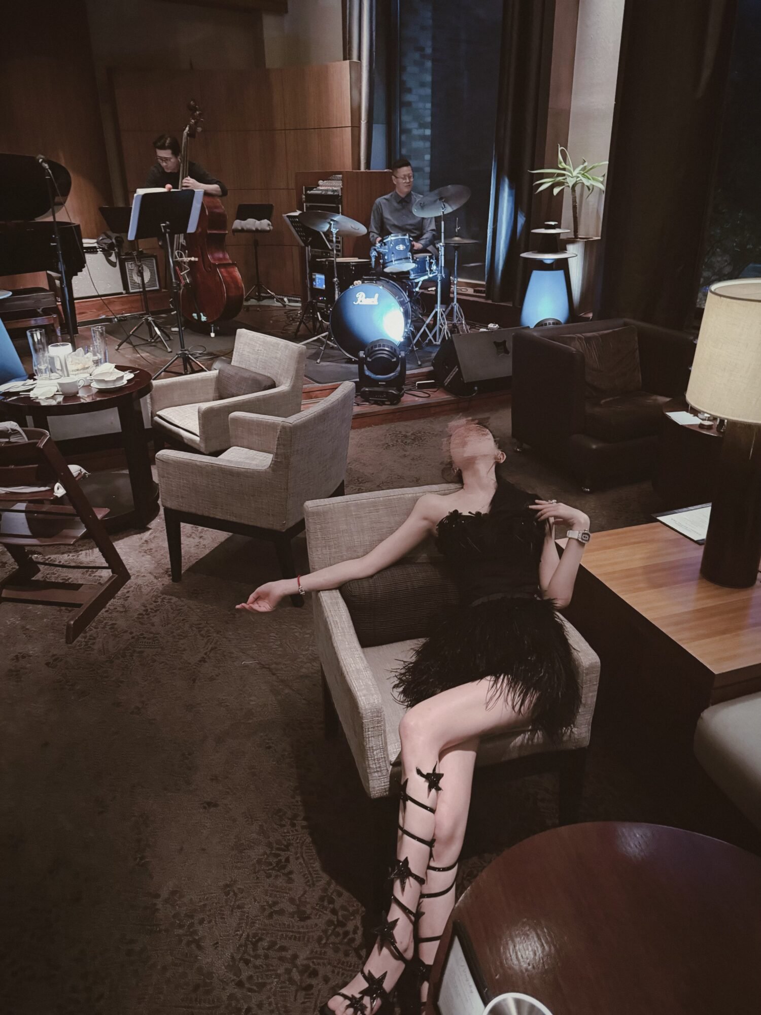 IMG_6729 블랙 오프숄더 타조 깃털 세트